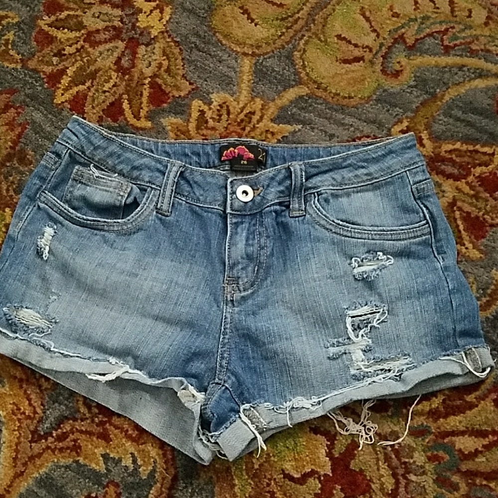 🔵 Rue21 distressed cut off denim shorts  26